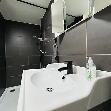 Doppel Zweibett Zimmer Im Herzen Von Guest house *